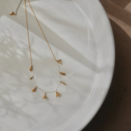 Flake necklace