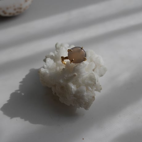 Gemstone rough ring -Gray chalcedony