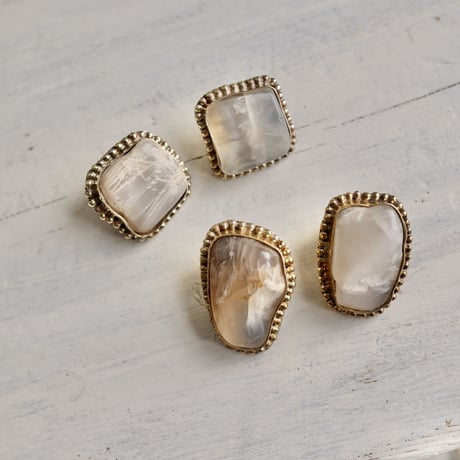 Moon stone dot bezel earrings