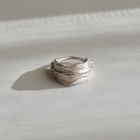 Strata ring