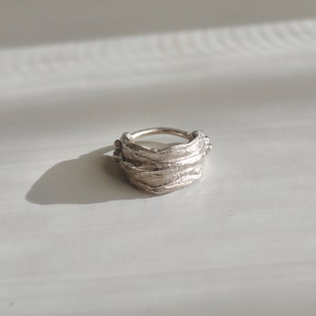 Strata ring