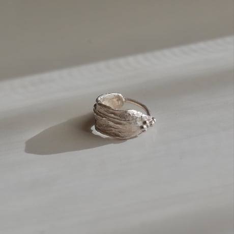 Strata ring