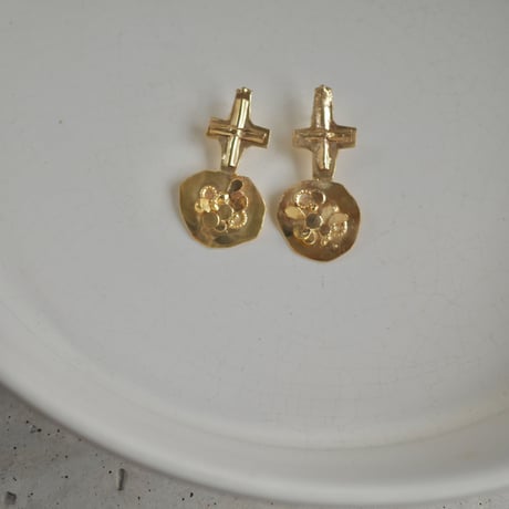 Cross brass earrings