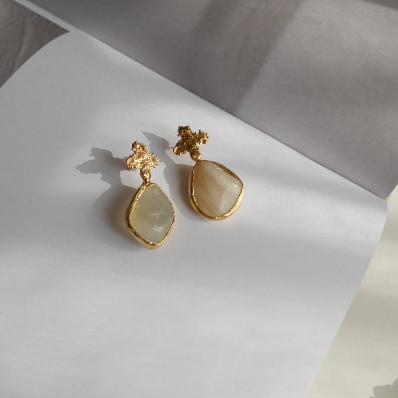 Cross×Moonstone earrings | ritta Cross×Moonstone earrings | ritta