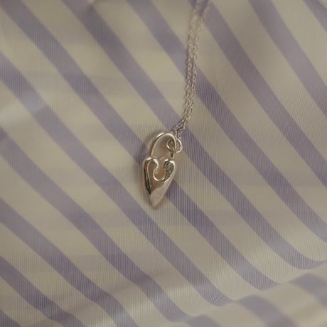 ♡ pin necklace