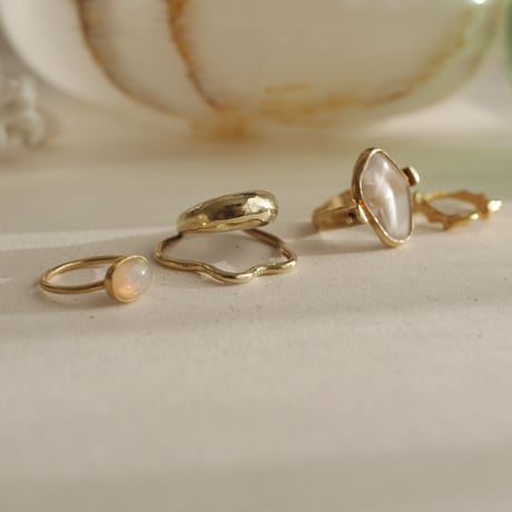 Curves ring