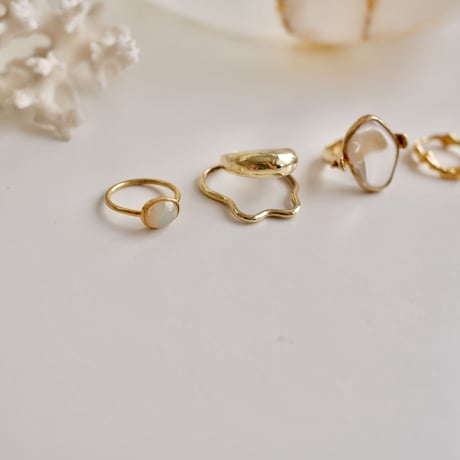Curves ring
