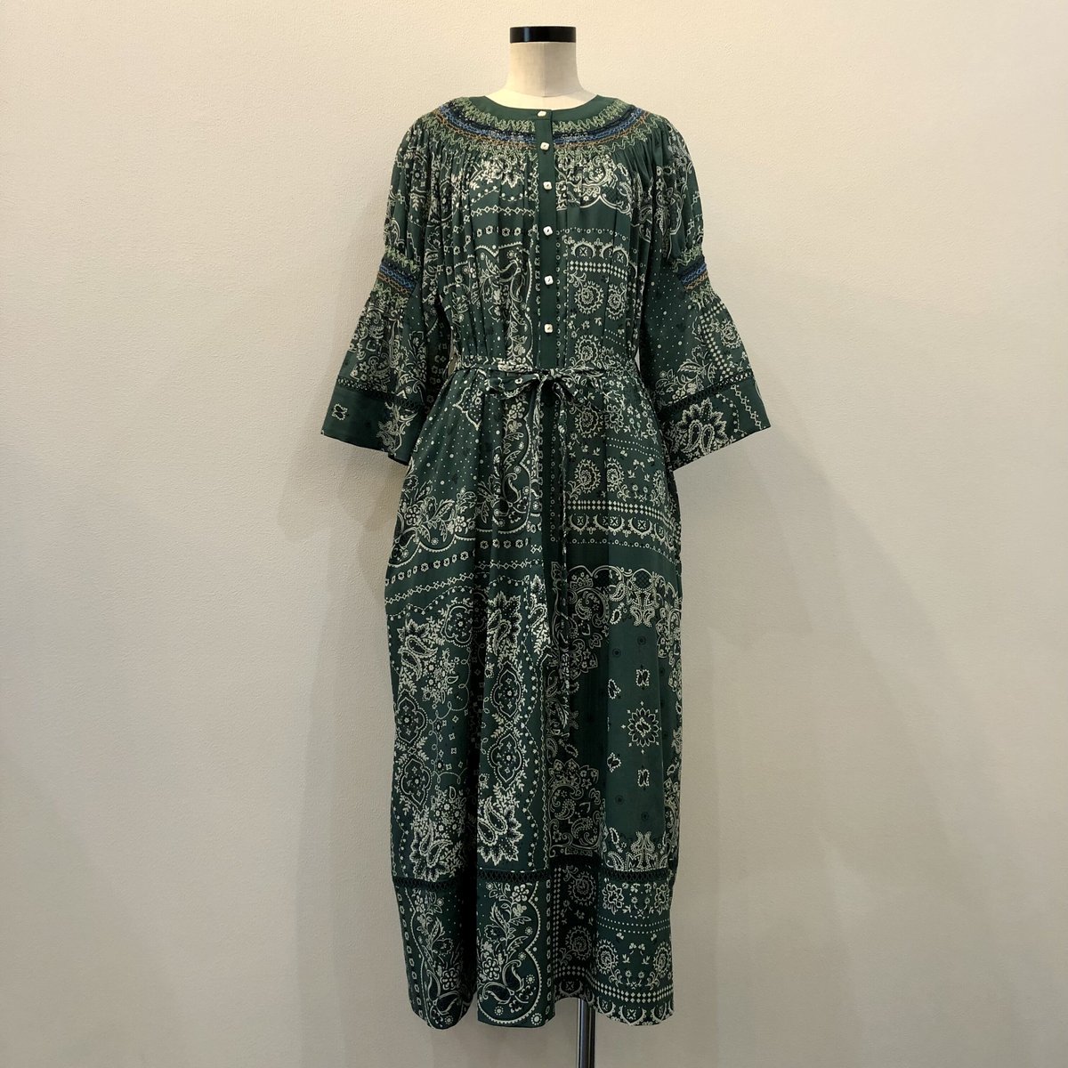 MUVEIL ミュベール バンダナプリントワンピース | amico amica 