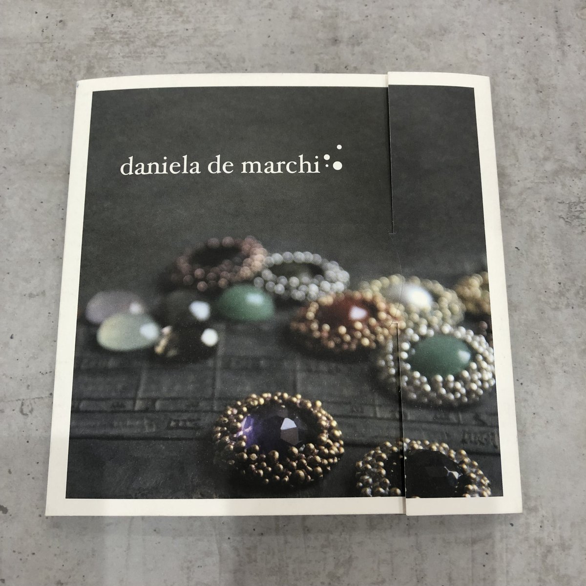 DANIELA DE MARCHI ダニエラ・デ・マルキ ハーフフープピアス-