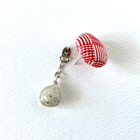 ビナクル織 & 海の宝石「コーガ石(抗火石)」のピアス / Red Lava  レッドラヴァ
