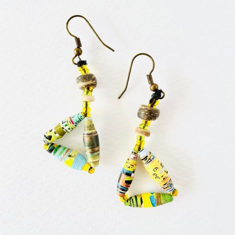 ペーパービーズピアス / トライアングル　イエロー