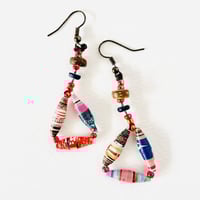 ペーパービーズピアス / トライアングル　ピンク