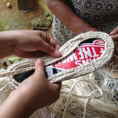アンキットレースの麻スリッパ　Ankit Lace Abaca Slippers