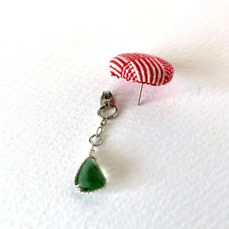 ビナクル織 & 海の宝石「シーグラス」のピアス / Red Lava レッドラヴァ