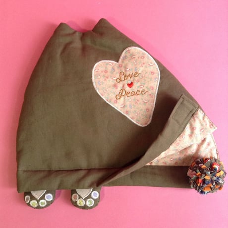 夢見るネコちゃんティーコゼー　Dreaming Cat Tea Cozy