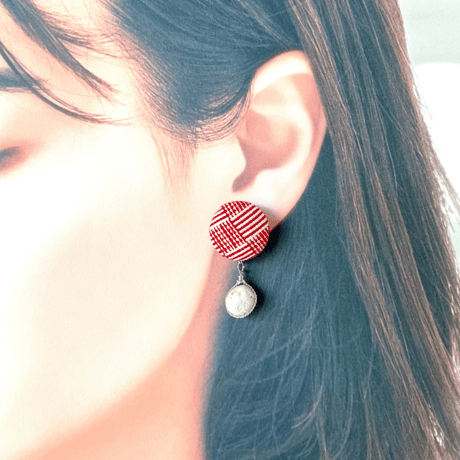 ビナクル織 & 海の宝石「コーガ石(抗火石)」のピアス / Red Lava  レッドラヴァ