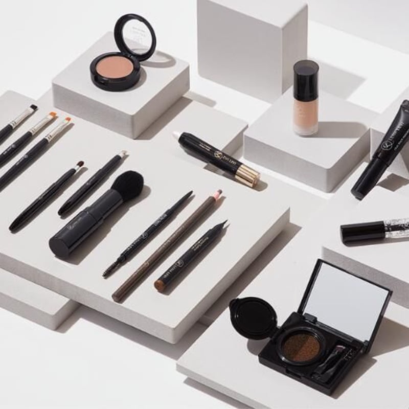新品レナレビ LENA LEVI Lumizer&Highlighter セット LENA LEVI ライトフィニッシュハイライター | LOMIERE