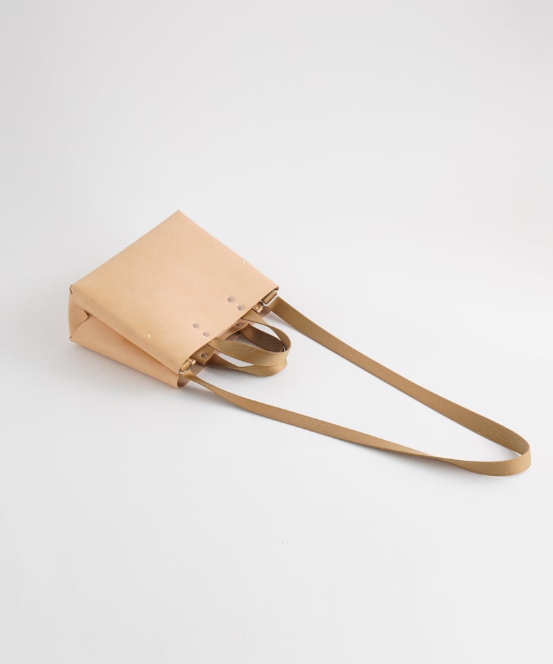 SEAMLESS TOTE BAG - S ( NUDE / BLACK ) | i ro s