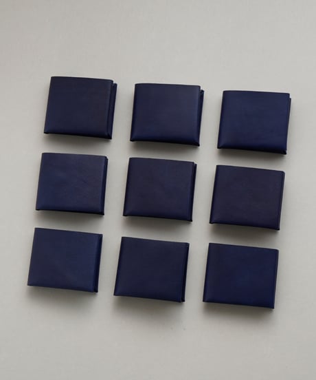 SEAMLESS SHORT WALLET "INDIGO"