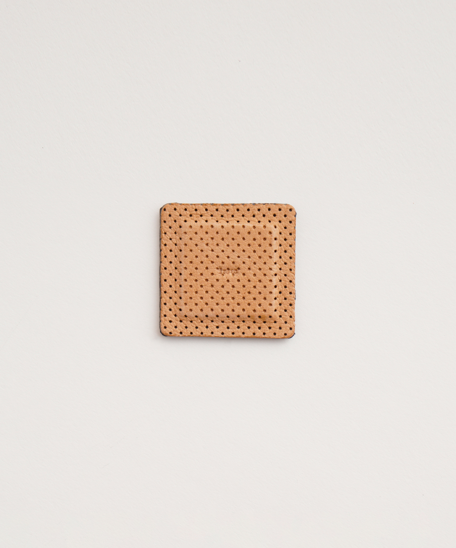 LEATHER MAGNET 