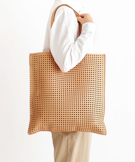 "KAGO" FLAT BAG - L ( NUDE / BLACK )