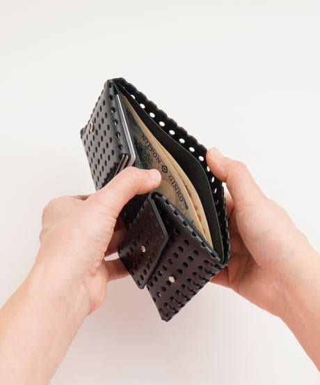 "KAGO" SHORT WALLET ( NUDE / BLACK )