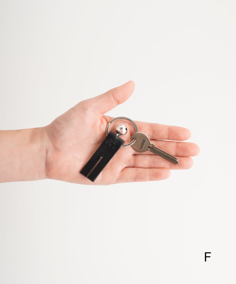 OK KEY RING M / F ( NUDE / BLACK ) | i ro se