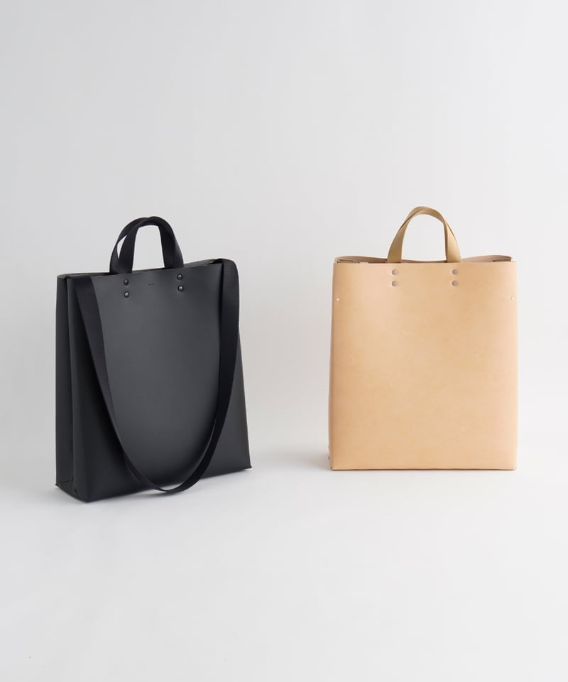 SEAMLESS TOTE BAG - L ( NUDE / BLACK ) | i ro s