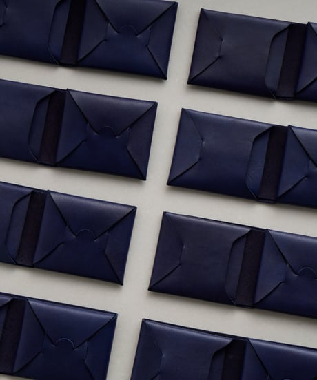 SEAMLESS SHORT WALLET "INDIGO"