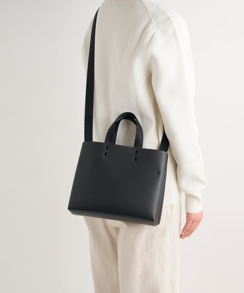 SEAMLESS TOTE BAG - S ( NUDE / BLACK ) | i ro s