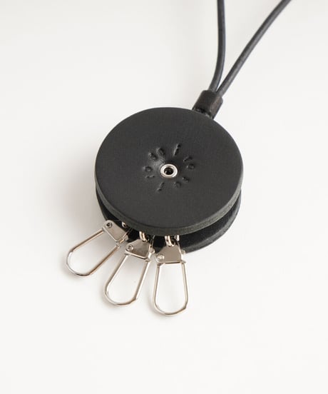 YOYO KEY HOLDER ( NUDE / BLACK )