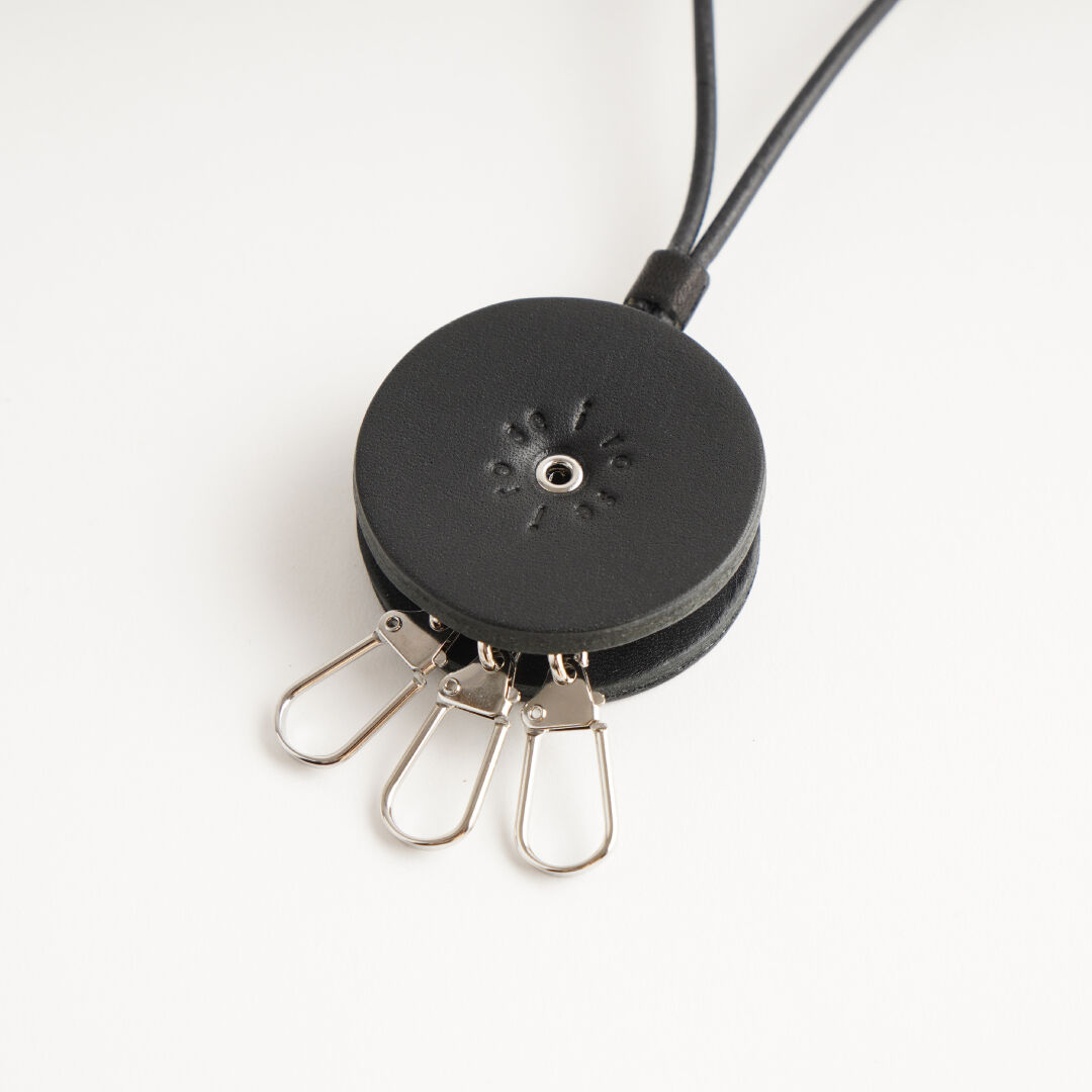 YOYO KEY HOLDER ( NUDE / BLACK ) | i ro se Off