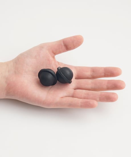 PLANET MAGNET（NUDE / BLACK）