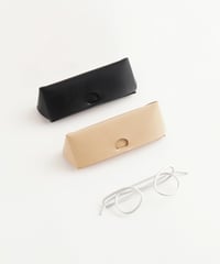 SEAMLESS GLASSES & PEN CASE ( NUDE / BLACK )