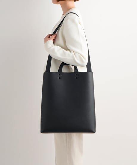 SEAMLESS TOTE BAG - L ( NUDE / BLACK )