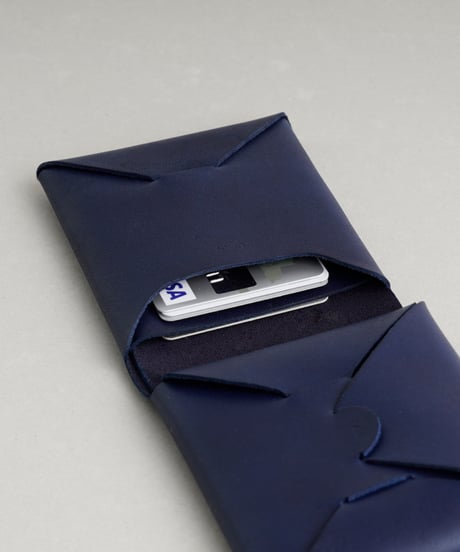 SEAMLESS SHORT WALLET "INDIGO"