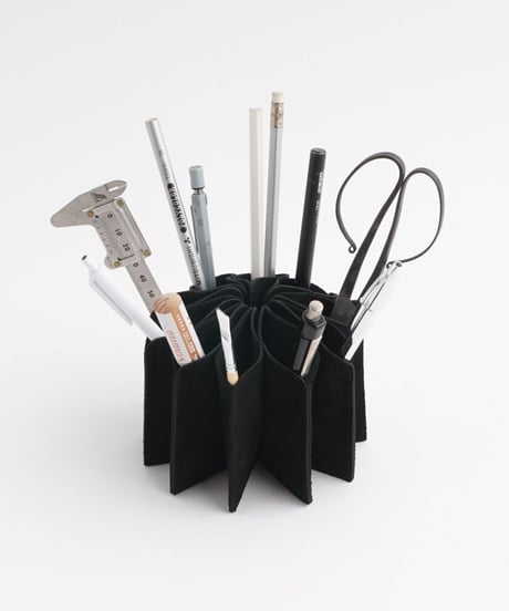 ACCORDING PENHOLDER ( 3 colors )