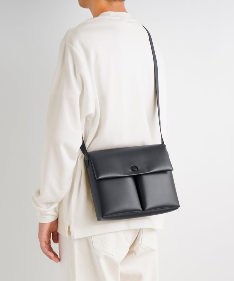 SEAMLESS SHOULDER BAG 2 ( NUDE / BLACK ) | i ro