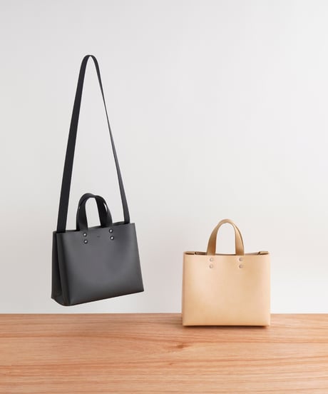 SEAMLESS TOTE BAG - S ( NUDE / BLACK )