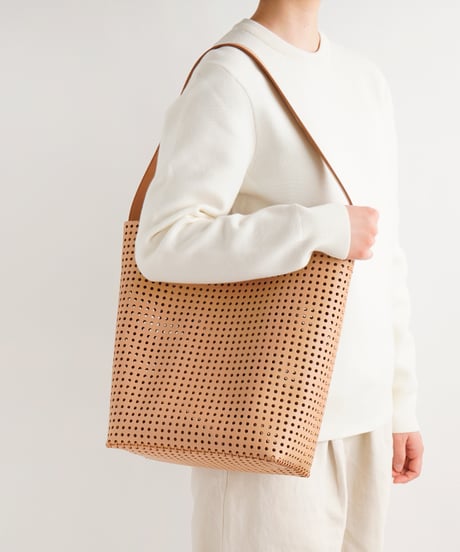 "KAGO" SHOULDER TOTE - L ( NUDE / BLACK )
