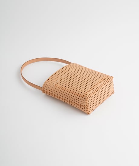 "KAGO" SHOULDER TOTE - M ( NUDE / BLACK )