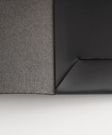 SEAMLESS BACKPACK ( NUDE / BLACK )