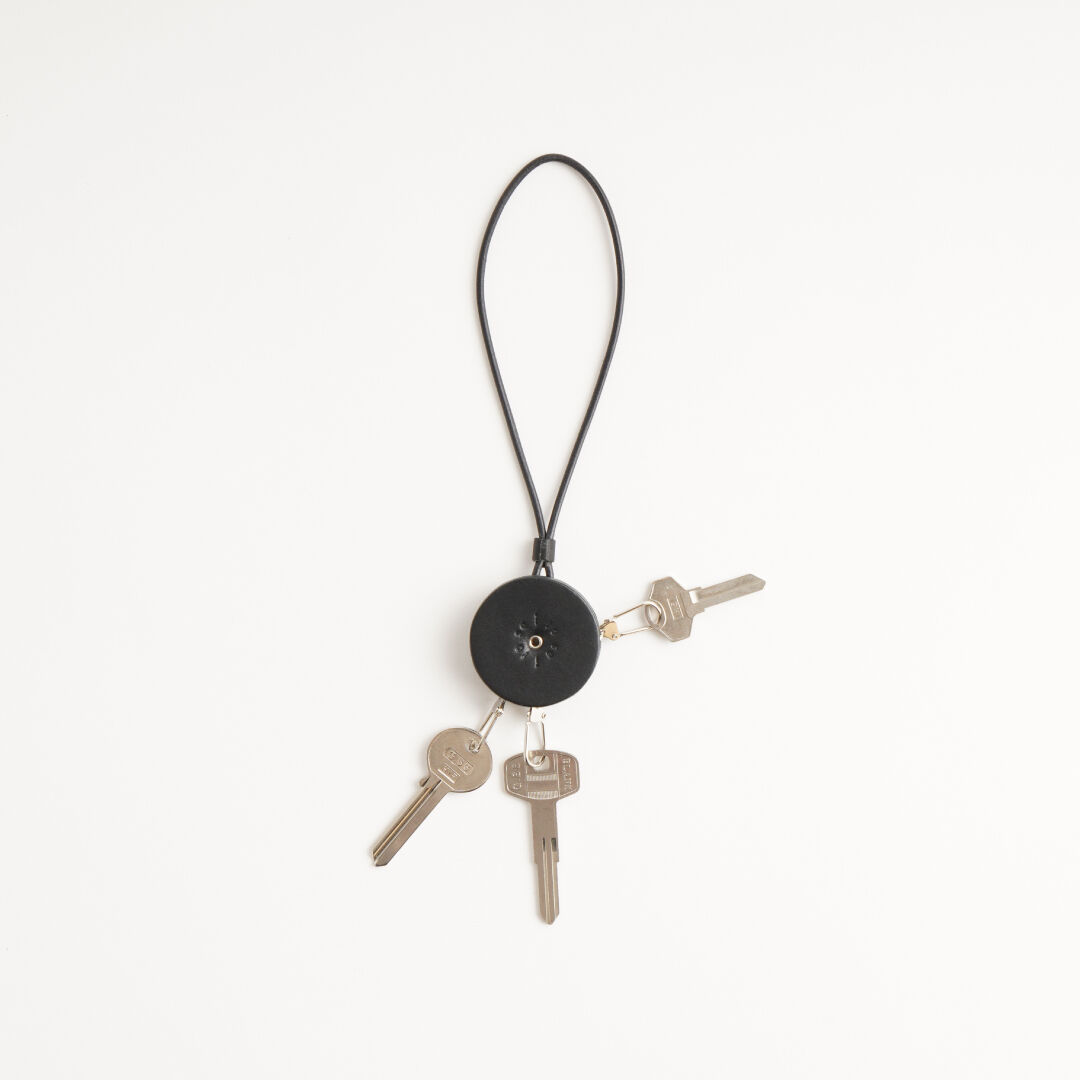 YOYO KEY HOLDER ( NUDE / BLACK ) | i ro se Off
