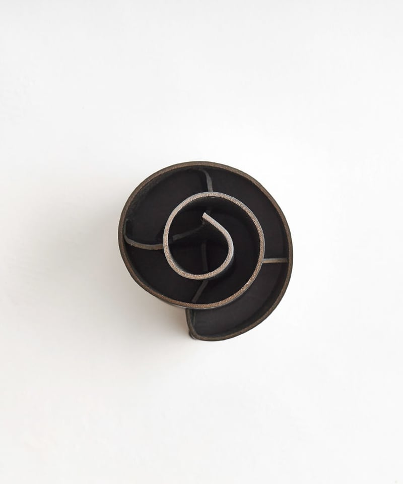 SPIRAL PEN STAND (NUDE / BLACK) | i ro se Off