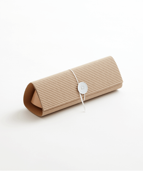 SEAMLESS GLASSES & PEN CASE ( NUDE / BLACK )