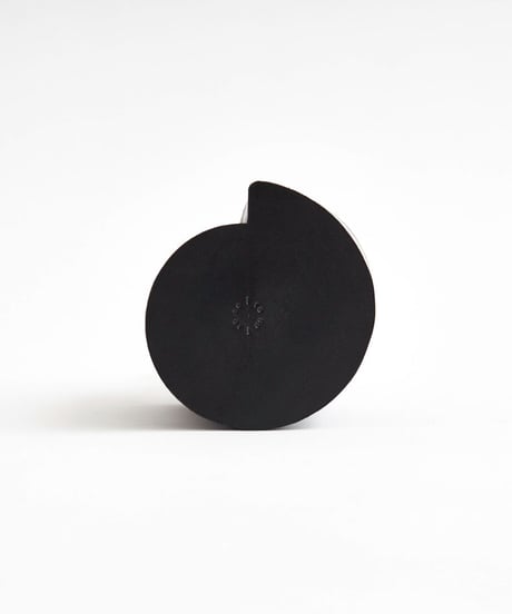 SPIRAL PEN STAND  (NUDE / BLACK)