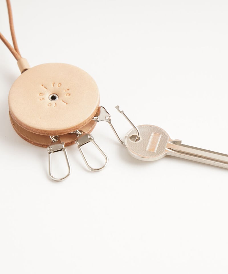 YOYO KEY HOLDER ( NUDE / BLACK ) | i ro se Off