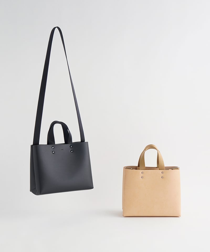 SEAMLESS TOTE BAG - S ( NUDE / BLACK ) | i ro s