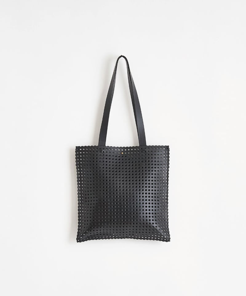 iro se パンチングレザーカゴバッグ irose｜パンチングカウレザーカゴフラットバッグ bag-k06-rf