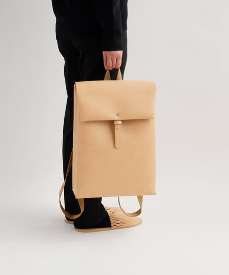 SEAMLESS BACKPACK ( NUDE / BLACK )
